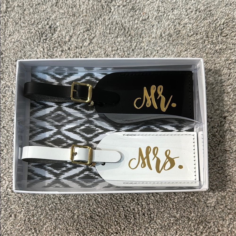Black and White Mr. and Mrs. Luggage Tags